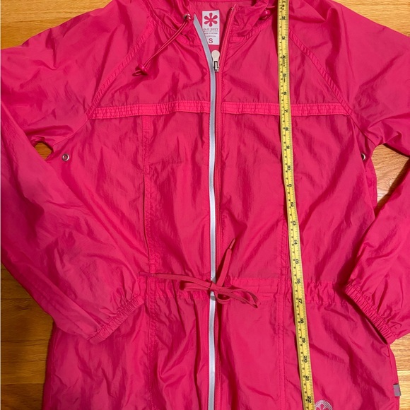 Old navy windbreaker jacket.  Lightweight  pink. NWOT   Never worn - Picture 3 of 5